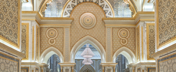 12/29 凡賽斯國際自助早餐→杜拜相框(無入內參觀)→阿布達比→純白絕美大清真寺→米其林法式料理→阿布達比總統府→路經濱海大道→酒店CHECK IN→酒店內晚餐