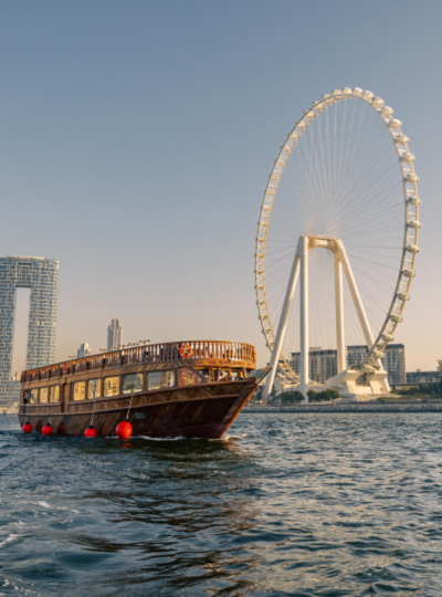 12/31 享用酒店早餐→棕梠島景觀台→Ain Dubai摩天輪外觀拍照→享用泰式美味午餐→返回飯店休息準備晚上遊船跨年晚餐→一起倒數3 2 1 welcome 2026!!!(當日返回酒店約為凌晨2:00am)