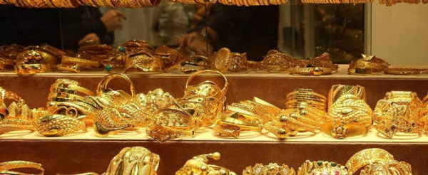 01/02 酒店內早餐→水上計程車→黃金市集&香料市集→Al Sheef 水濱區→未來博物館(無入內參觀)→哈里發塔124樓欣賞杜拜全景→杜拜購物中心內大逛一番→【新】皇家亞特蘭提斯豪華自助晚餐