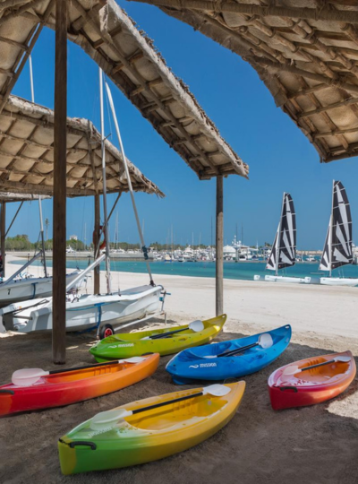 享受八星級阿酋皇宮豪華設施→阿布達比最有名的皇室餐廳→杜拜→亞特蘭提斯酒店CHECK IN→亞特蘭提斯-失落的寢宮水族館Lost Chambers→亞特蘭提斯酒店內自助晚餐