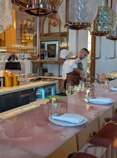 享受八星級阿酋皇宮豪華設施→阿布達比最有名的皇室餐廳→杜拜→亞特蘭提斯酒店CHECK IN→亞特蘭提斯-失落的寢宮水族館Lost Chambers→亞特蘭提斯酒店內自助晚餐