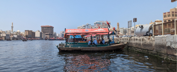 享受七星級帆船酒店豪華設施(可使用飯店內高爾夫球車前往朱美拉集團酒店內設施,運河酒店搭乘遊船、使用公共大泳池、或是朱拉美酒店的海灘)→網美米其林天井餐廳→水上計程車→黃金市集&香料市集→克里克運河豪華遊船晚餐→機場